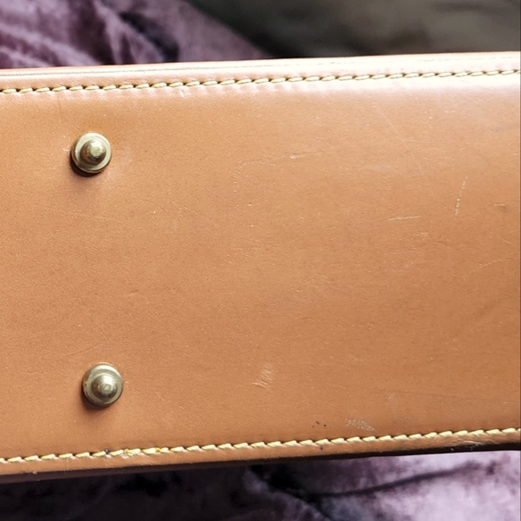 ILove Dooney Bags - Picture 6 of 7